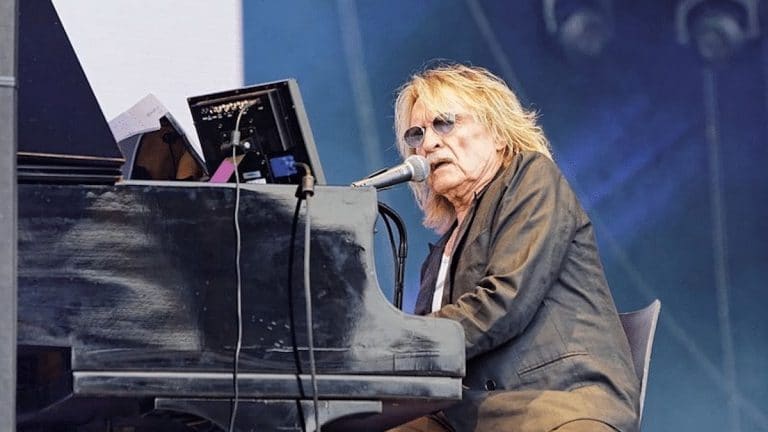 Coronavirus : le chanteur Christophe contaminé et pris en charge