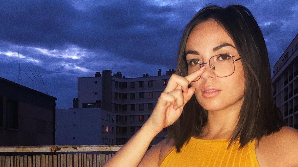 Agathe Auproux: enlève totalement le haut, elle n’a pas froid aux yeux