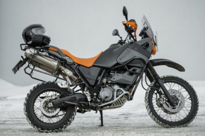 Motos à 3 roues VS motos à 2 roues : que faut-il choisir ?